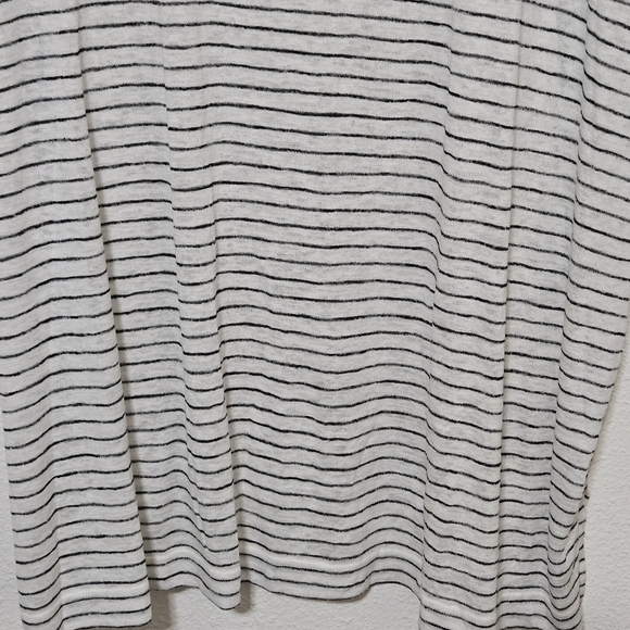 NWT Athleta Realease tee striped top size small tall oversized - Picture 3 of 10